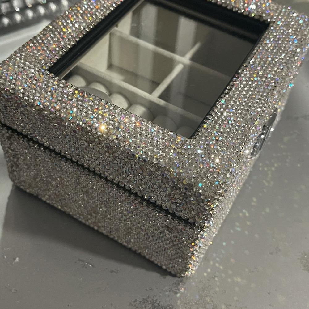 Jewelry box - Picture 2 of 3